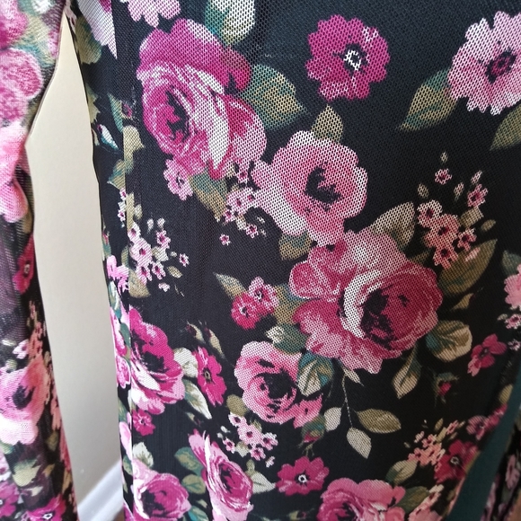 *DONATED NO LONGER AVAILABLE* LAST CHANCE! Black Floral Sheer Kimono/ Cardigan - Picture 3 of 5